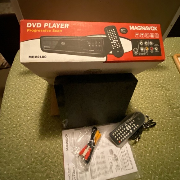 MAGNAVOX  DVD/CD player - Picture 4 of 9